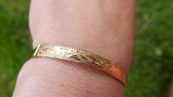 Vintage Ladies 18CT GOLD PLATED Bangle Bracelet
