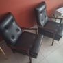 Black leather lounge chair Image 2