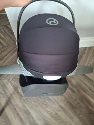 Cybex Cloud T i-Size Car Seat /  Base T 360 degree Rotating ISOFIX Base and Pushchair Adaptors