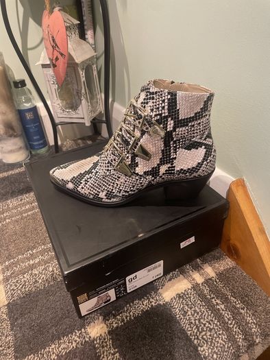 Ankle boots