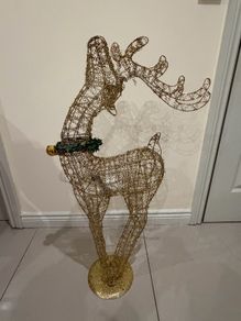 Standing reindeer 92cm c/w 35 LED lights (top section doesn't light up)