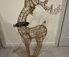 Standing reindeer 92cm c/w 35 LED lights (top section doesn't light up)