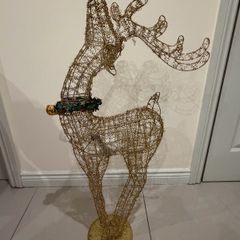 Standing reindeer 92cm c/w 35 LED lights (top section doesn't light up)
