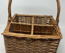 Wicker 4 bottle basket