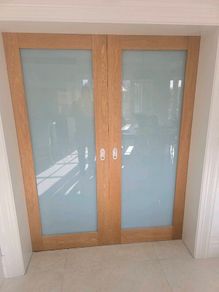Oak veneered doors