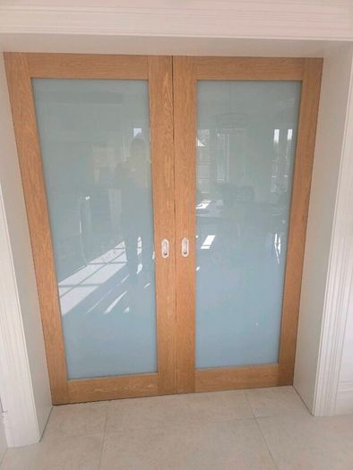 Oak veneered doors