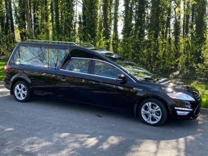 Hearse Ford Mondeo