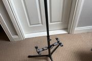 Dual guitar stand