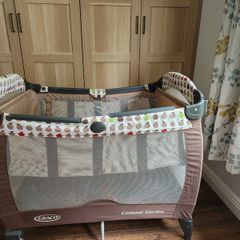 Travel cot
