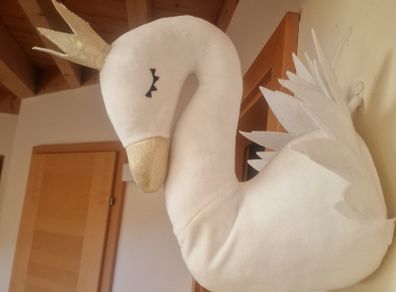 Swan wall decoration