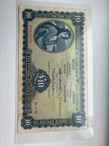 1965 old Irish banknote Lady Lavery 10 pound in lovely condition, no rips,pen or pin holes, post added extra, 6 euro register