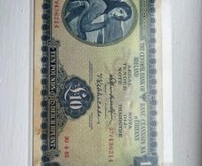 1965 old Irish banknote Lady Lavery 10 pound in lovely condition, no rips,pen or pin holes, post added extra, 6 euro register