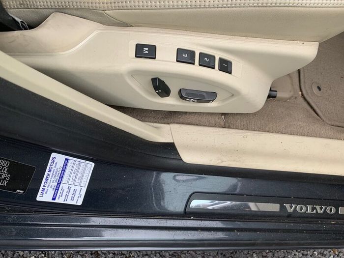 Volvo S60  D3 SE LUX 2010 2 l  Diesel  Manual