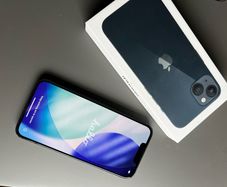 iPhone 13 UNLOCKED (with original box) 86% battery health