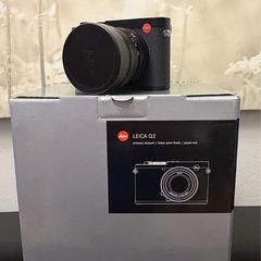 Leica Q2 like new with original accessories