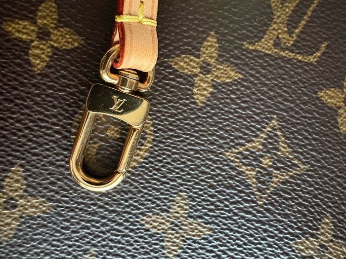 Louis Vuitton pochette