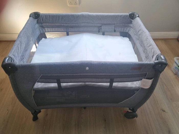 Baby elegance travel cot