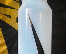 Nike Sports gym Water bottle BPA FREE SQUEEZABLE BOTTLE with push-pull spout for easy drinking