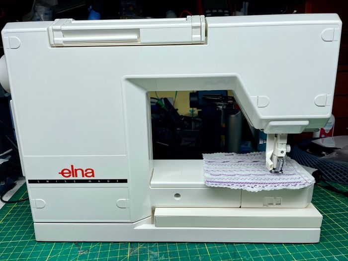 ELNA Diva 8000 Sewing machine - Serviced - Excellent condition - Swiss manufactured quality machine