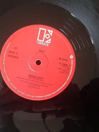 Riot 12" - Outlaw / Rock City