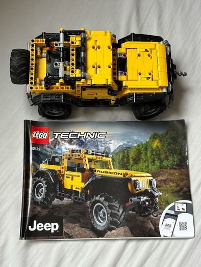 lego TECHNIC Jeep Wrangler