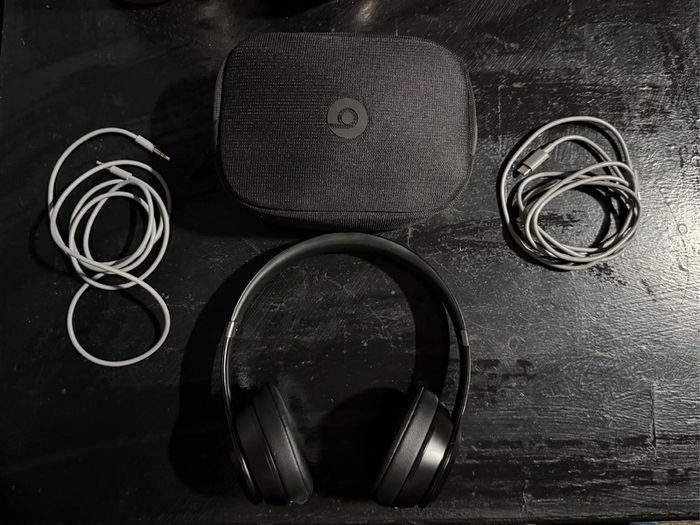 Beats Solo 4 Wireless Headphones. Black. Under Warranty!