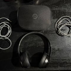 Beats Solo 4 Wireless Headphones. Black. Under Warranty!