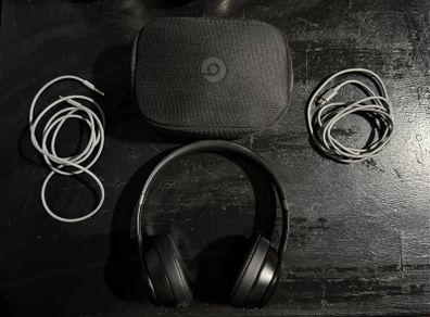 Beats Solo 4 Wireless Headphones. Black. Under Warranty!