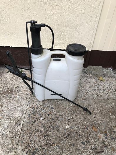 knapsack spray