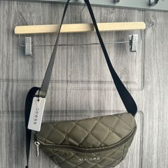 BNWT Guess Bum Bag