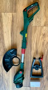 Cordless grass strimmer