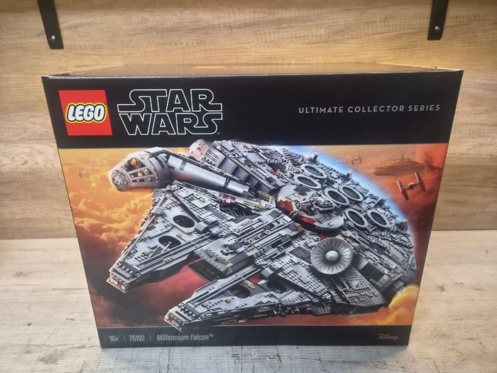 Lego 75192 UCS Millennium Falcon