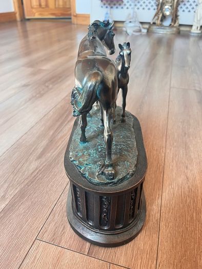 horse clock