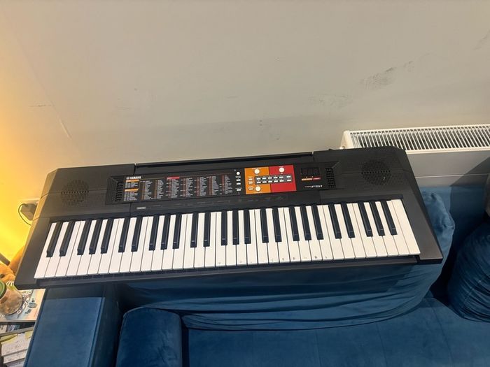 Yamaha Electronic Keyboard