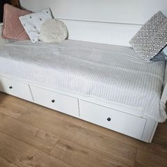 Day-bed w 3 drawers and with 2 mattresses