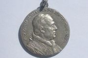 PIUS XI (Pope 1922-1939) - a vintage Holy Jubilee Year 1933/1934 medal