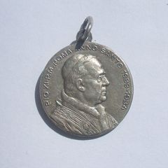 PIUS XI (Pope 1922-1939) - a vintage Holy Jubilee Year 1933/1934 medal