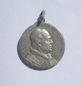 PIUS XI (Pope 1922-1939) - a vintage Holy Jubilee Year 1933/1934 medal