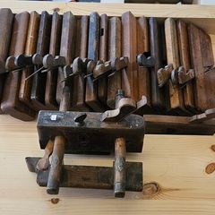 Mathieson plough plane and 17 moulding planes