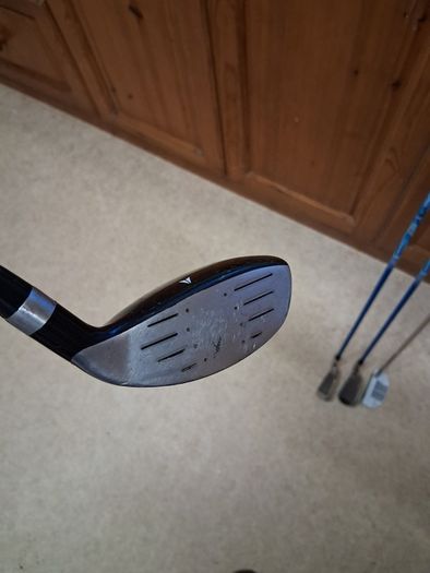 Golf clubs. Junior Set Of Left Handed MacGregor Golf Clubs For 9 To 12 Year Old. Collect In Dublin Or Receive Via Post.