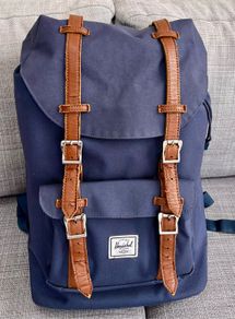 Herschel navy back pack - navy