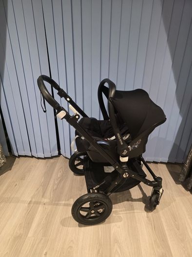 Immaculate Bugaboo Cameleon 3 plus with car seat and Isofix base