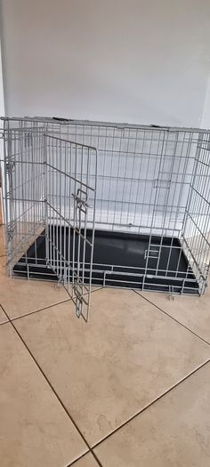 Collapsible metal dog crate