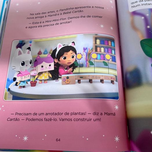 Portuguese Gabby's Dollhouse Book - Five Minute Stories