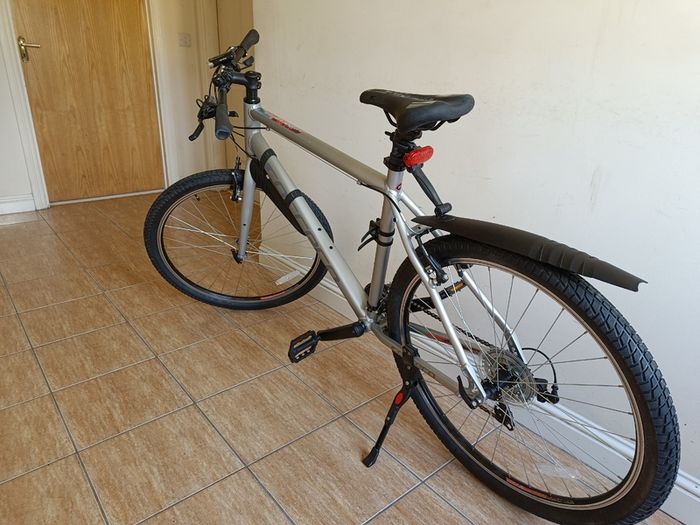 Carrera Parva Mens Hybrid Bike & Accessories