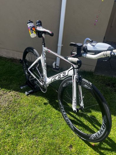 felt B16 TT bike