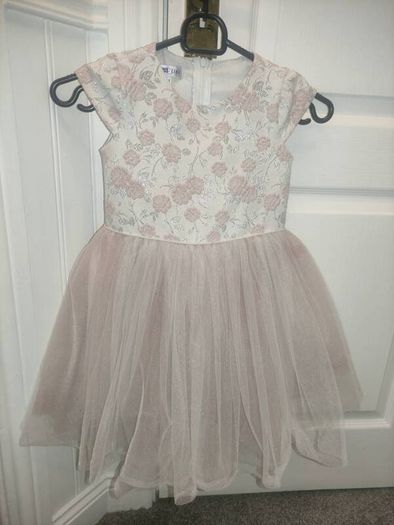 Flower girl dress size 104cm