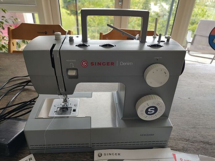 Singer Denim Sewing Machine (Like-new)