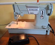 Singer Sewing Machine (357K)