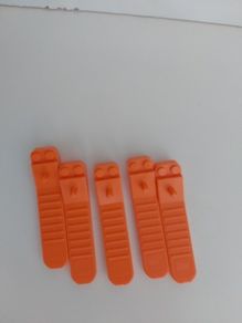 5 Lego brick seperators